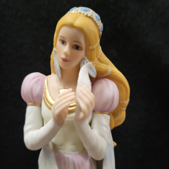 The Legendary 👸 Princess - Picture 3 of 16